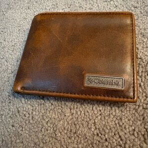 Columbia Tan Leather wallet with card holder
